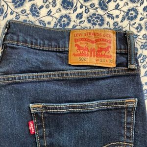 Levi’s jeans 34x32, 502 style. Looks like new